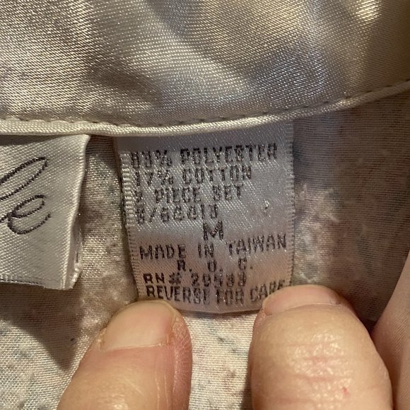 VINTAGE NICOLE CLASSICS -- Satin-Feel Pajama Top, Front Closure, Lined - Picture 14 of 15